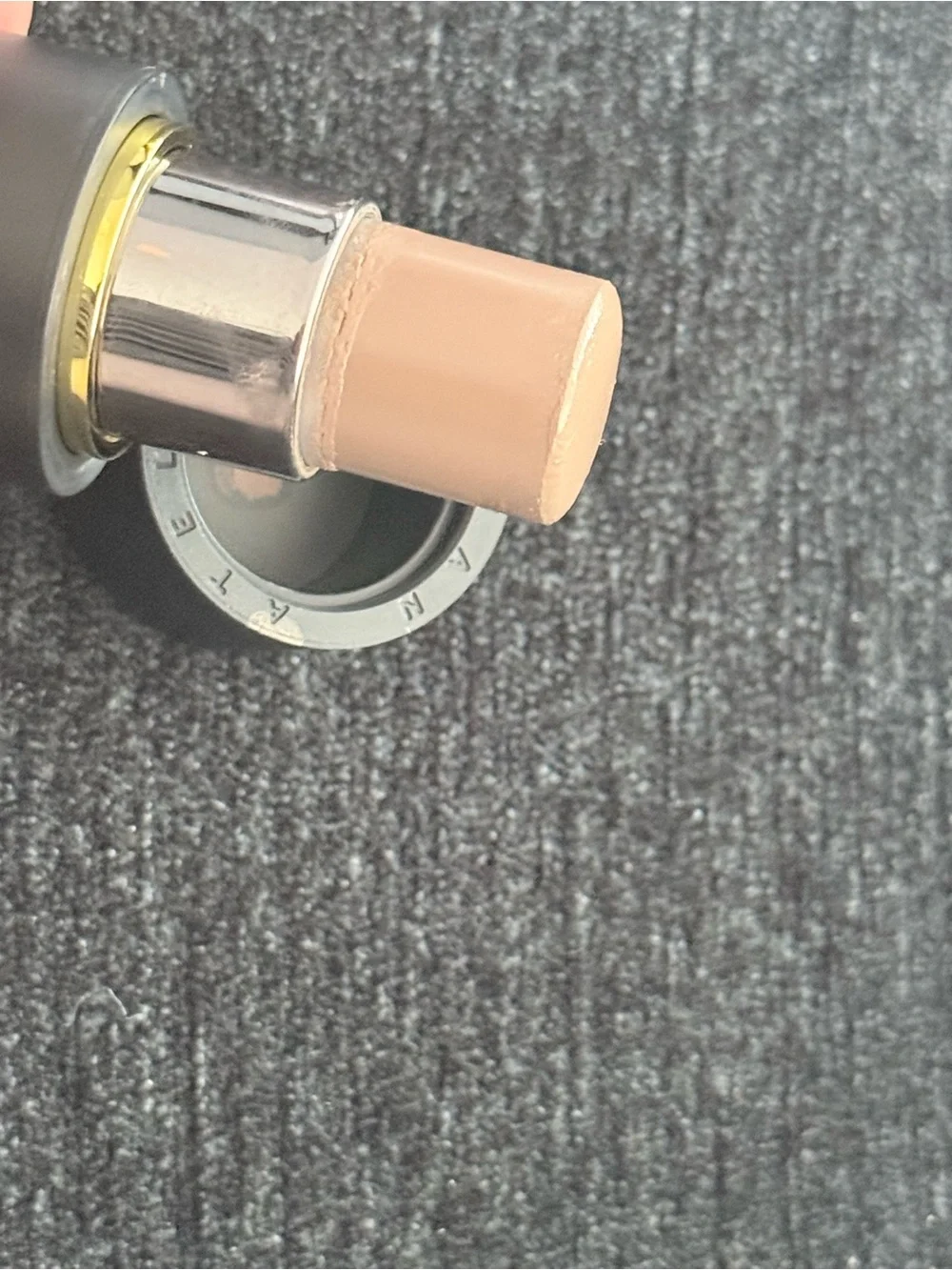 Westman Atelier face trace contour stick- biscuit